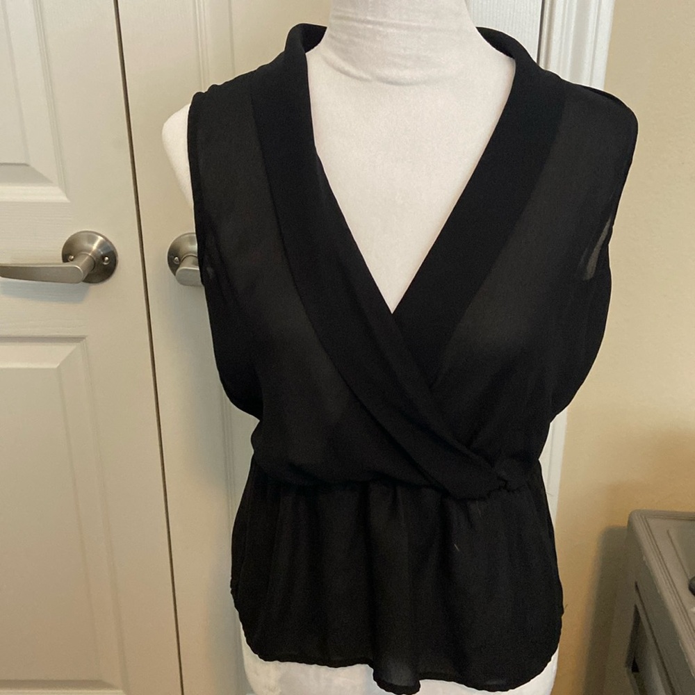 Ladies Halogen black sleeveless blouse size XS